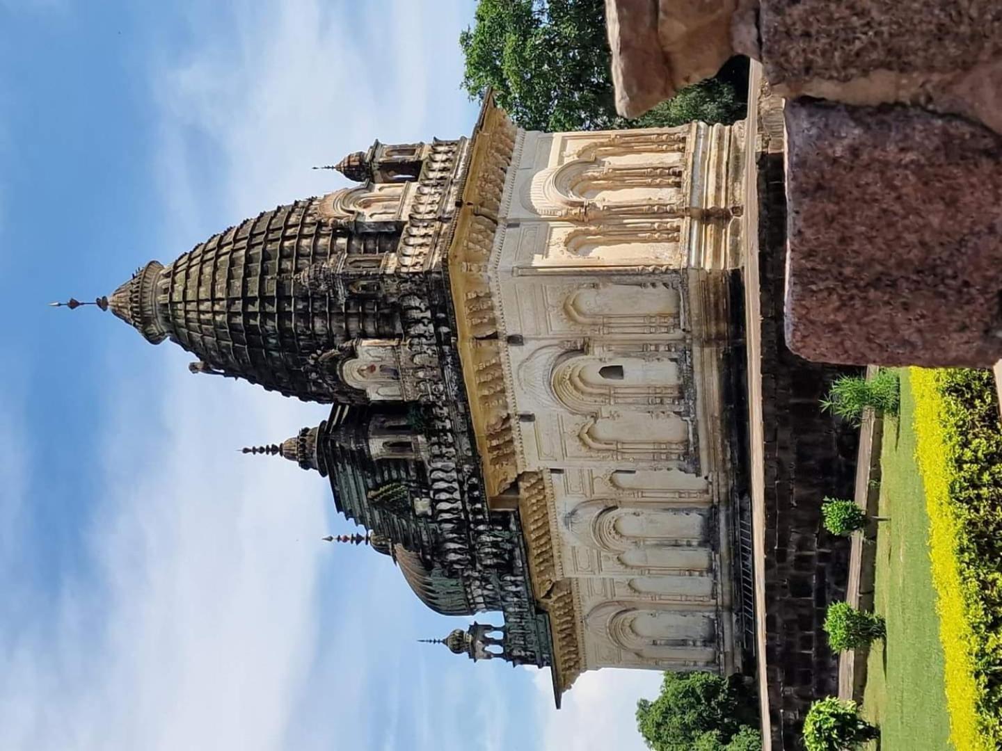 Karma Hostel Khajuraho Exterior photo